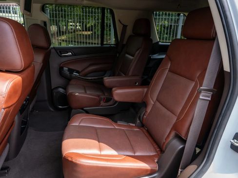 Used 2020 Chevrolet Tahoe Premier AWD/4WD image 14