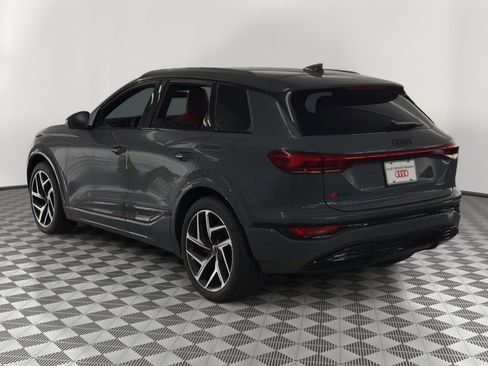 Certified 2025 Audi SQ6 e-tron Prestige w/ 21" Black Optic Wheel Package AWD/4WD image 3