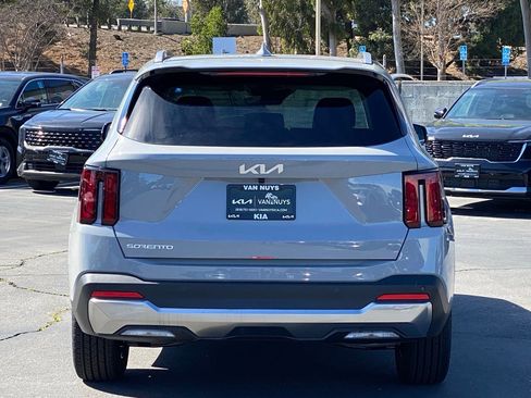 New 2026 Kia Sorento S w/ S Panoramic Sunroof Package image 5
