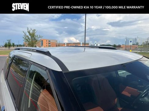 Certified 2023 Kia Carnival SX FWD image 12