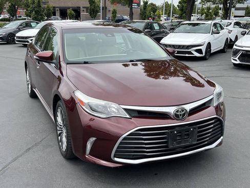 Used 2016 Toyota Avalon Limited FWD image 4
