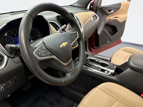 Used 2023 Chevrolet Equinox Premier image 10