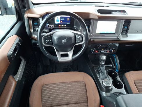 Used 2023 Ford Bronco Outer Banks AWD/4WD image 2
