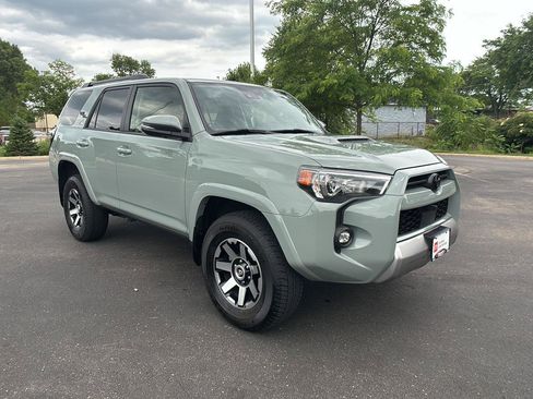 Used 2023 Toyota 4Runner TRD Off-Road Premium w/ Off Road Premium Plus Package AWD/4WD image 9