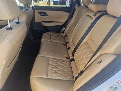 Used 2023 Nissan Rogue Platinum w/ Platinum Premium Package image 20