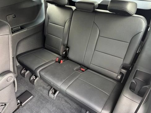 Used 2025 Chevrolet Traverse LT w/ Driver Confidence Package AWD/4WD image 7
