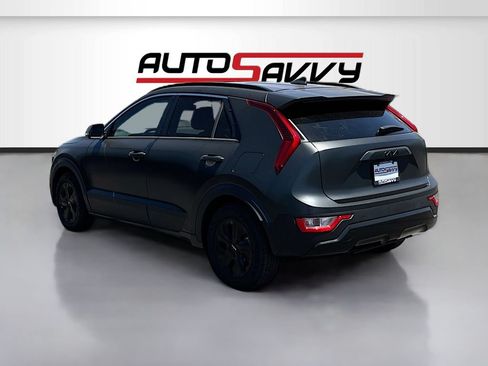 Used 2023 Kia Niro EX FWD image 6