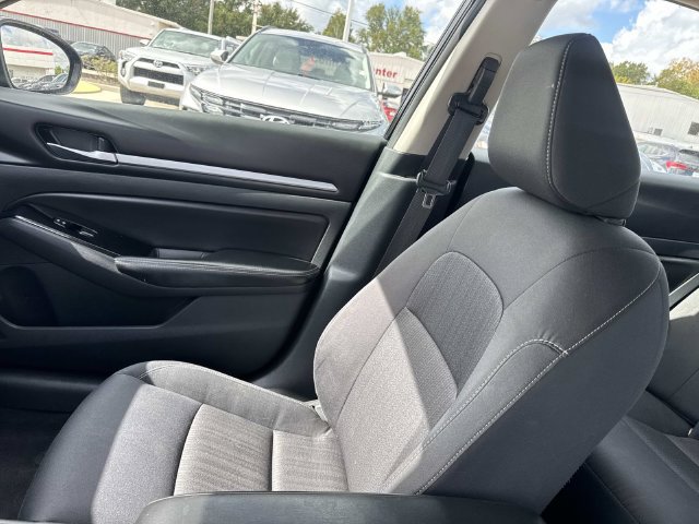 Used 2023 Nissan Altima 2.5 SV FWD image 21