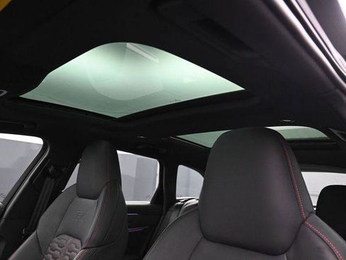 Used 2021 Audi RS 6 TFSI quattro Tiptronic w/ Carbon Optic Package image 27