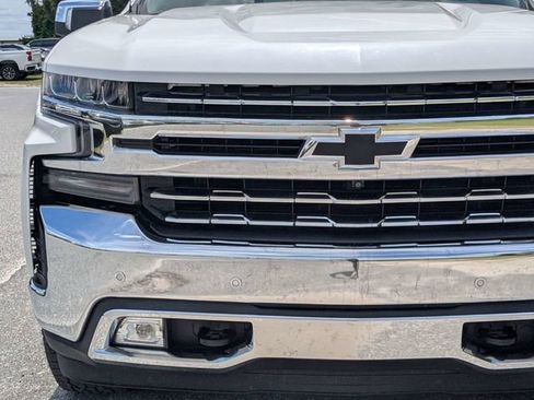 Used 2020 Chevrolet Silverado 1500 LTZ w/ LTZ Premium Package AWD/4WD image 10