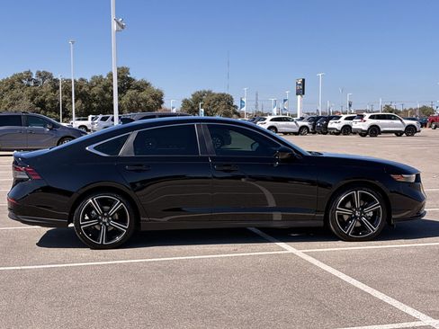 Certified 2025 Honda Accord Sport image 7