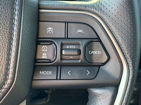 Certified 2025 Toyota 4Runner TRD Off-Road image 23