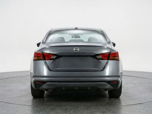 Used 2025 Nissan Altima 2.5 SV image 7
