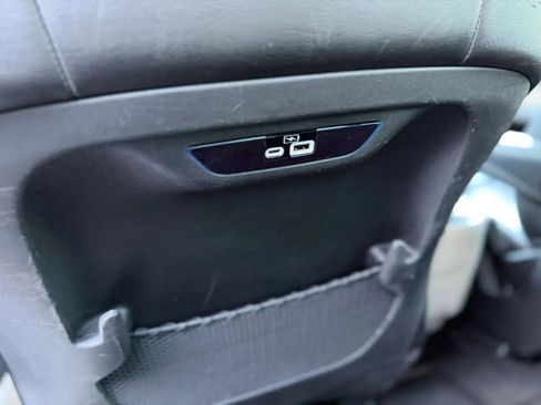 Used 2023 Chrysler Pacifica Touring-L FWD image 31