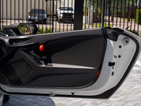 Used 2021 Lamborghini Huracan STO RWD image 46