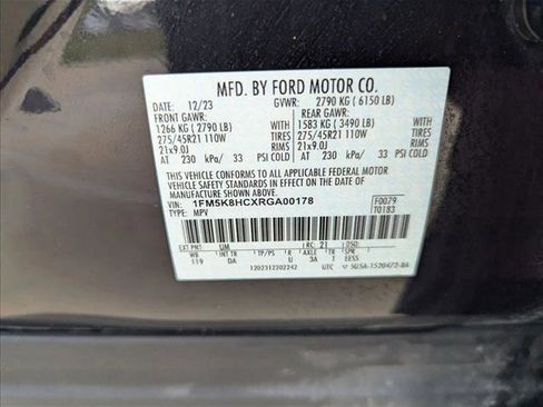 Used 2024 Ford Explorer Platinum w/ Technology Package image 22