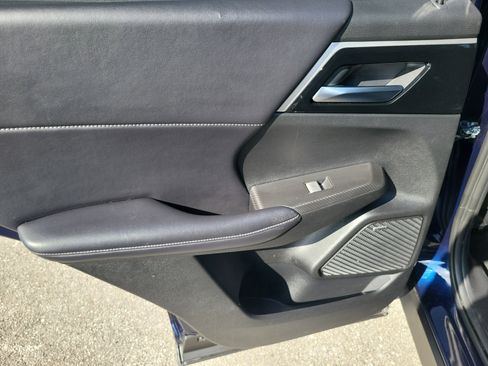 Used 2025 Mitsubishi Outlander AWD image 10