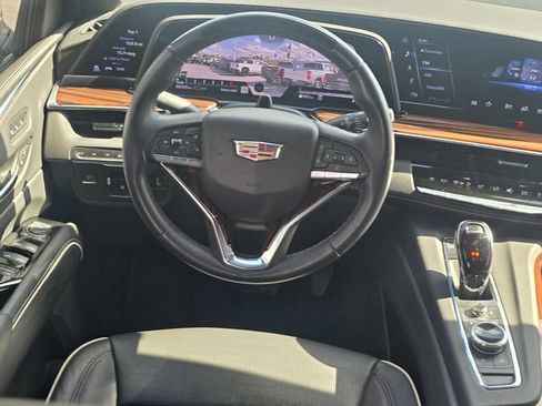 Used 2023 Cadillac Escalade Premium Luxury w/ LPO, Radiant Package AWD/4WD image 17