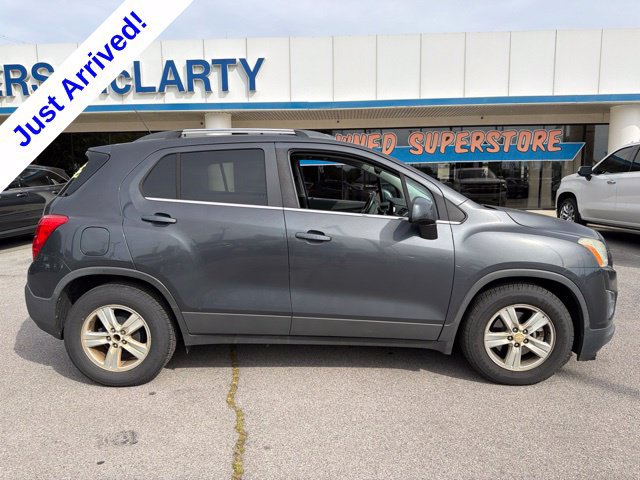 Used 2016 Chevrolet Trax LT w/ LT Convenience Package FWD image 2