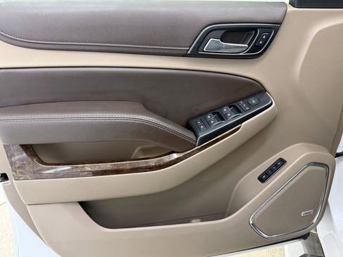 Used 2017 Chevrolet Tahoe LT w/ LT Signature Package image 12