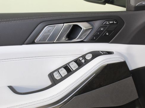 New 2026 BMW X7 xDrive40i w/ Premium Package image 29