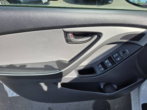 Used 2014 Hyundai Elantra SE image 8