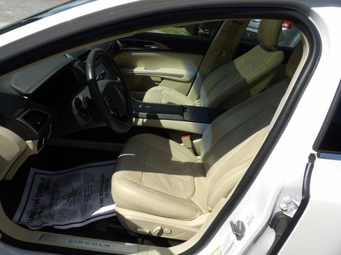 Used 2014 Lincoln MKZ AWD image 13