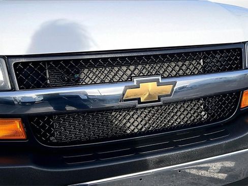 Used 2024 Chevrolet Express 2500 w/ Driver Convenience Package image 26