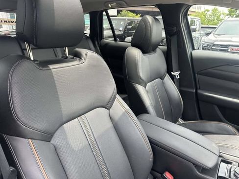 Used 2025 MAZDA CX-50 AWD 2.5 S w/ Premium Plus Pkg image 12