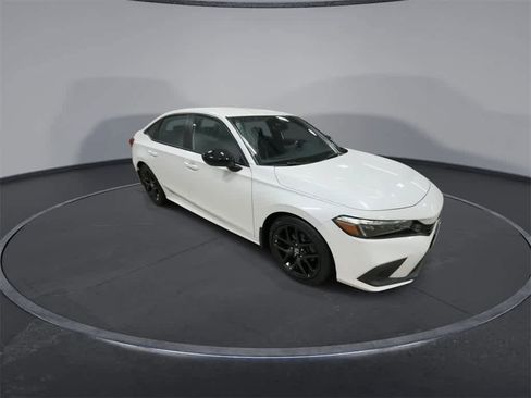 Used 2023 Honda Civic Sport image 2