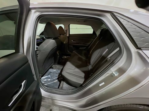 Used 2024 Hyundai Elantra SEL image 18