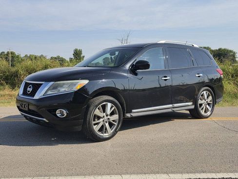 Used 2013 Nissan Pathfinder Platinum w/ Platinum Premium Pkg AWD/4WD image 2