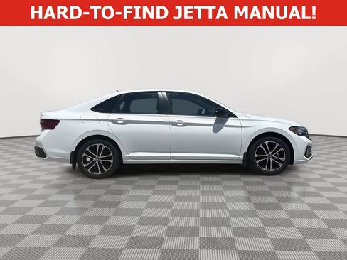 Used 2022 Volkswagen Jetta Sport FWD image 1