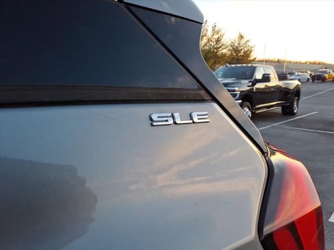 Used 2021 GMC Terrain SLE w/ Driver Convenience Package image 12