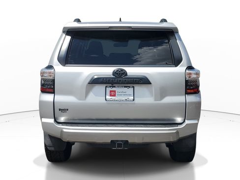 Certified 2021 Toyota 4Runner TRD Off-Road AWD/4WD image 5