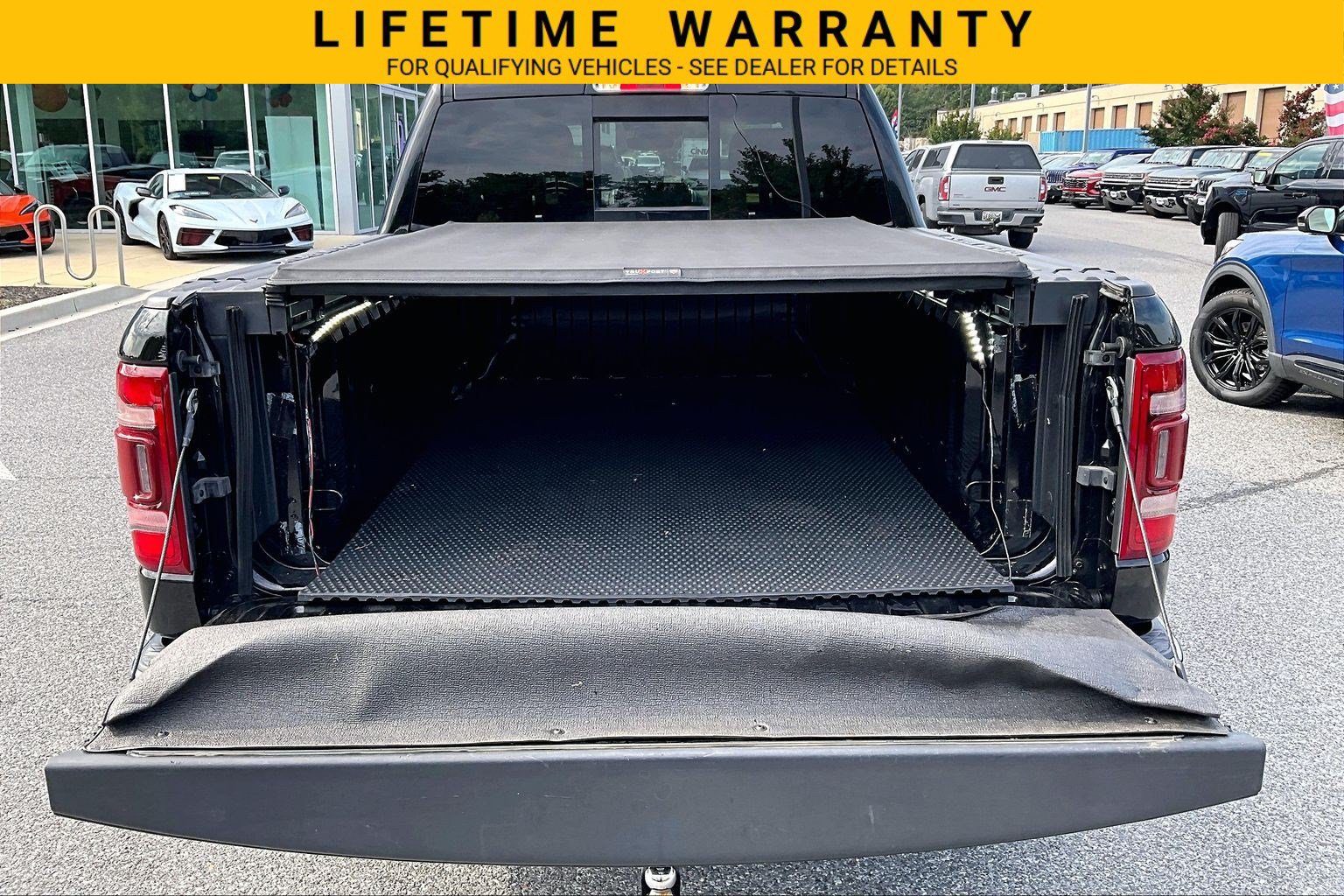 Used 2024 RAM 1500 Laramie AWD/4WD image 31