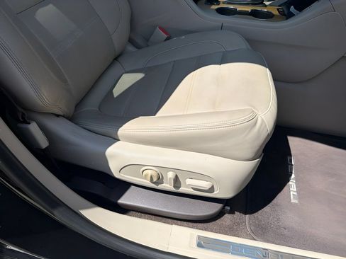 Used 2018 GMC Acadia Denali FWD image 22