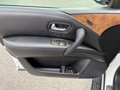 Used 2022 Nissan Armada SL w/ Captain's Chairs Package image 20