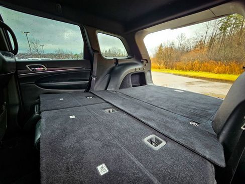 Used 2019 Jeep Grand Cherokee Limited image 38