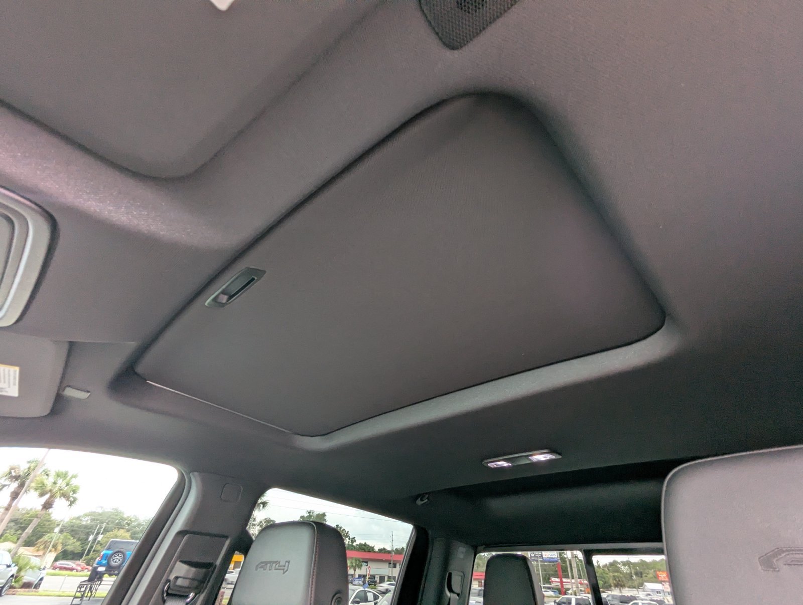 Used 2024 GMC Sierra 2500 AT4 w/ AT4 Premium Plus Package AWD/4WD image 28
