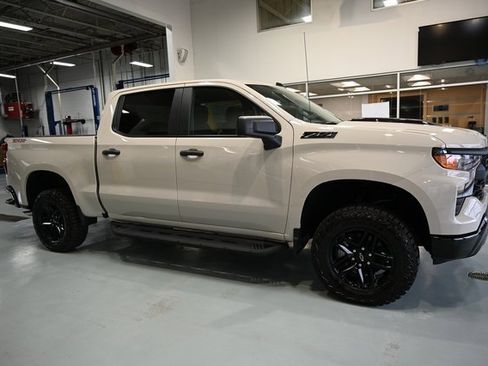 New 2026 Chevrolet Silverado 1500 Custom Trail Boss w/ LPO, Dark Essentials Package image 4