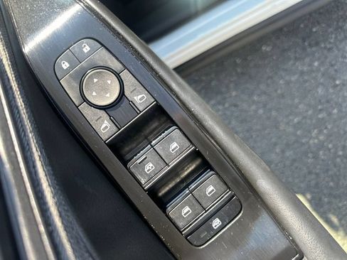 Used 2023 Nissan Rogue S AWD/4WD image 26