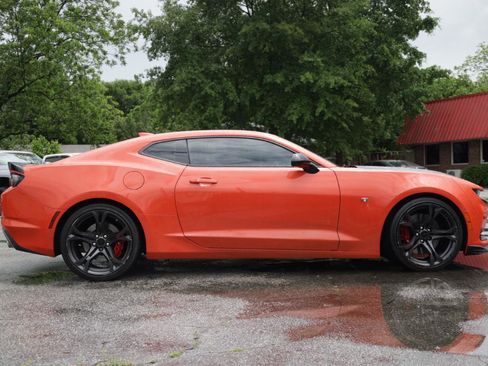 Used 2019 Chevrolet Camaro SS RWD image 6