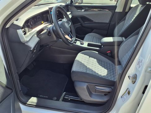 Certified 2025 Volkswagen Tiguan S image 15