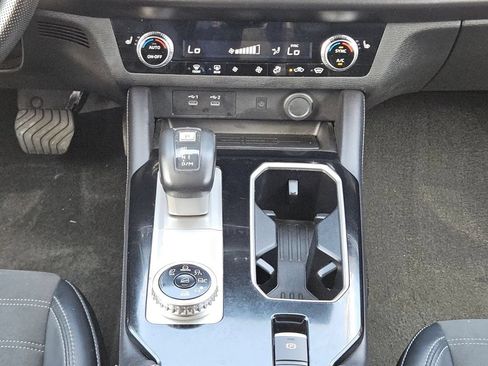 Used 2025 Mitsubishi Outlander SE AWD/4WD image 21