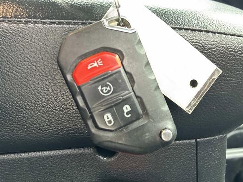 Used 2022 Jeep Wrangler Sport AWD/4WD image 9