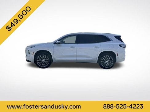 Used 2025 Buick Enclave Avenir w/ Super Cruise Package FWD image 2