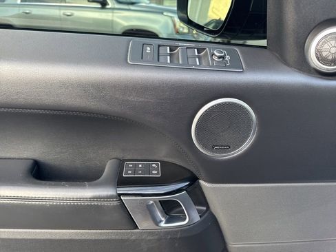 Used 2016 Land Rover Range Rover Sport HSE image 12