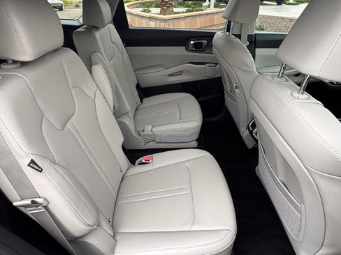 Certified 2025 Kia Sorento X-Line EX AWD/4WD image 27