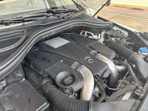 Used 2016 Mercedes-Benz GL 550 4MATIC image 26